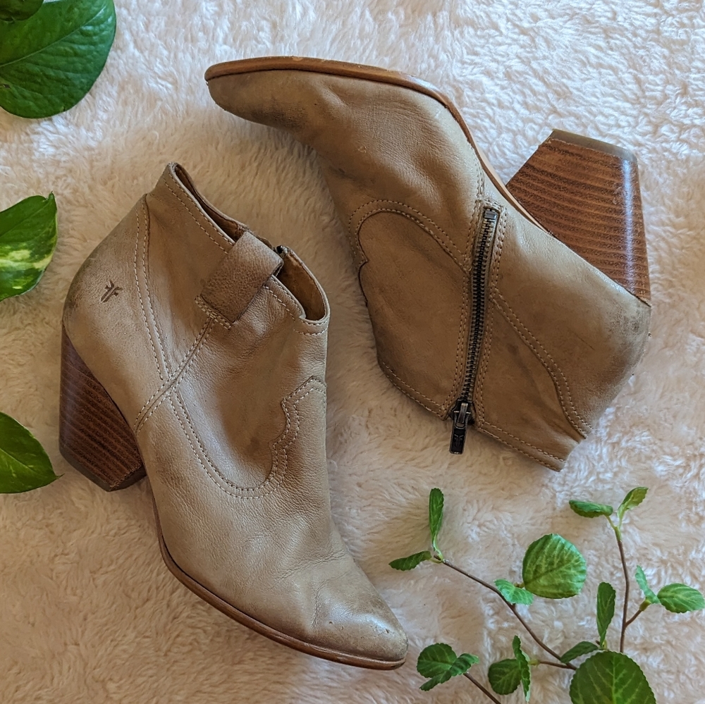 Frye | Reina | Western Leather Pointed Toe Heeled Bootie | Ash